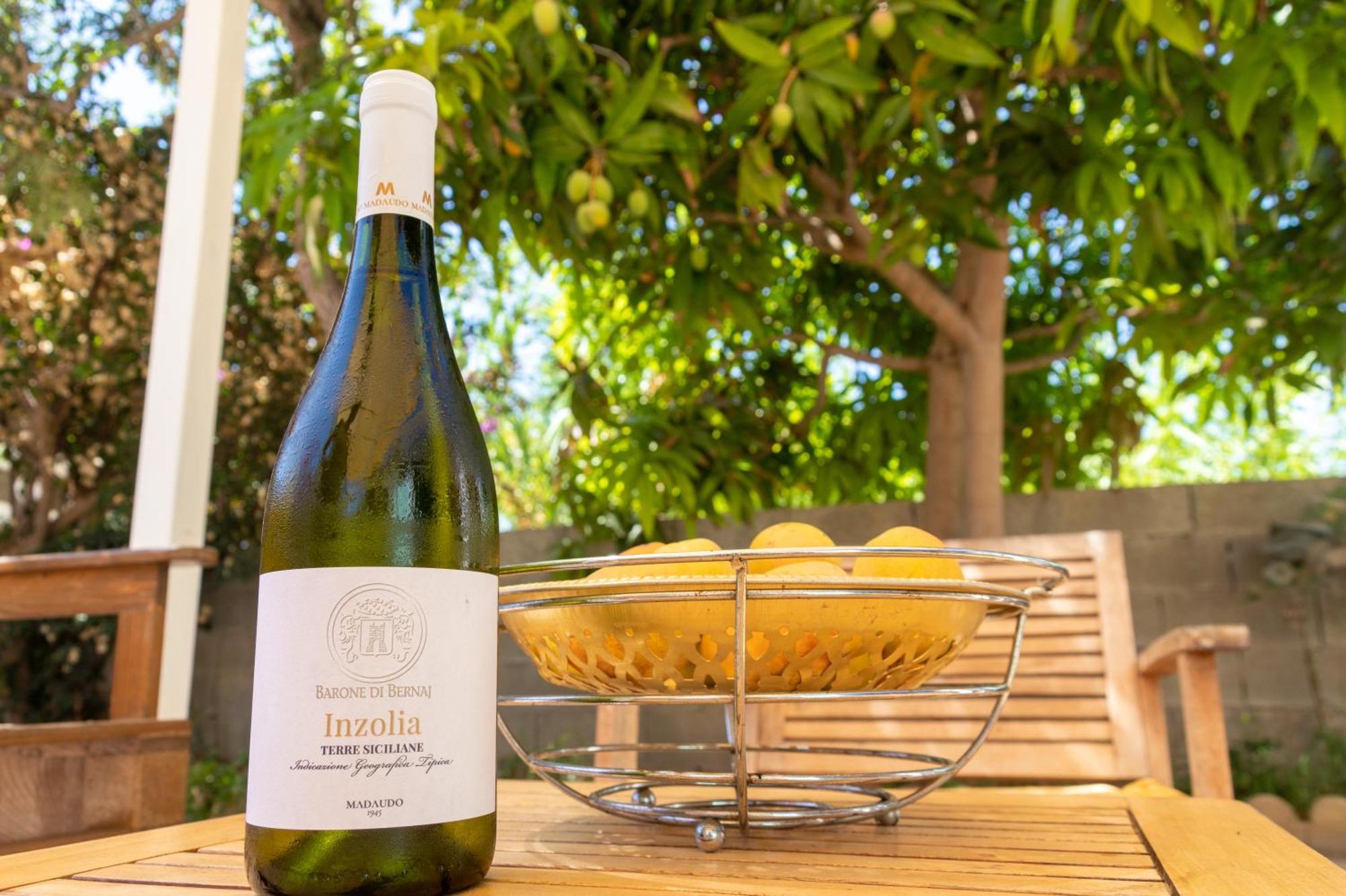 Amaris Mango Seafront Villa Granelli Bagian luar foto